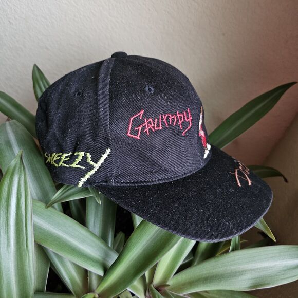 Rare VTG 90s Disney Store Snow White & The Seven Dwarfs Cartoon Strapback Hat - Picture 6 of 6